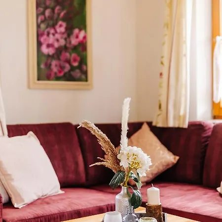 Nora * Sankt Kanzian am Klopeiner See