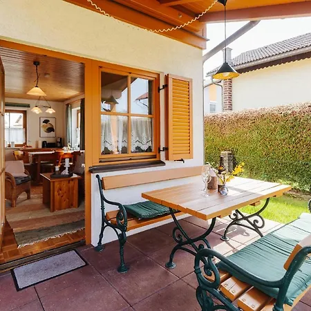 Nora * Sankt Kanzian am Klopeiner See