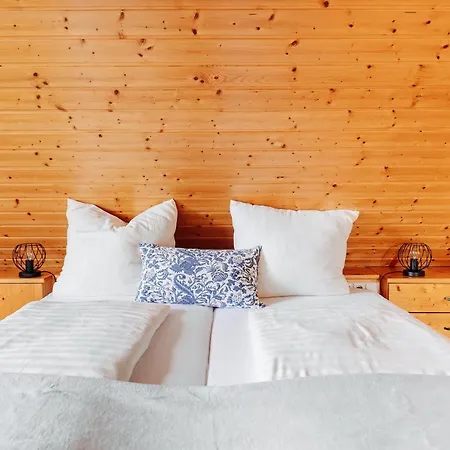 Nora * Sankt Kanzian am Klopeiner See